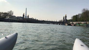 Traverser Paris en MiniCat, sur la Seine